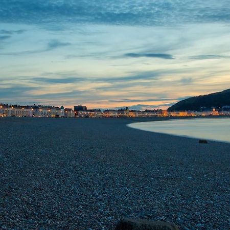 Grove House No.07 - Luxury Apartment Close To The Llandudno Beach Exteriör bild