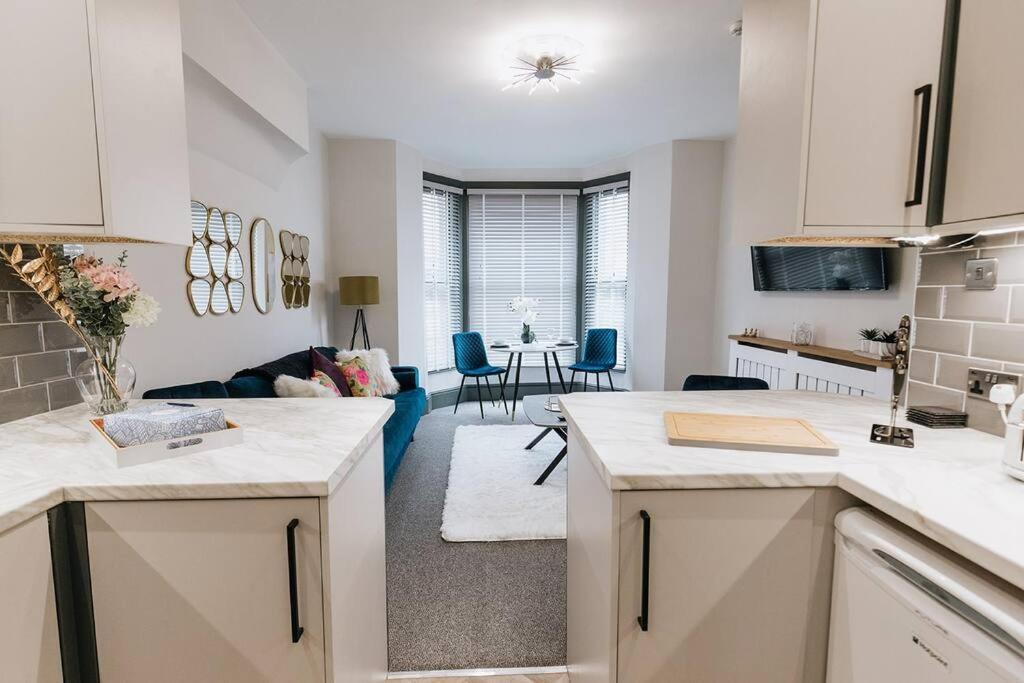 Grove House No.07 - Luxury Apartment Close To The Llandudno Beach Exteriör bild